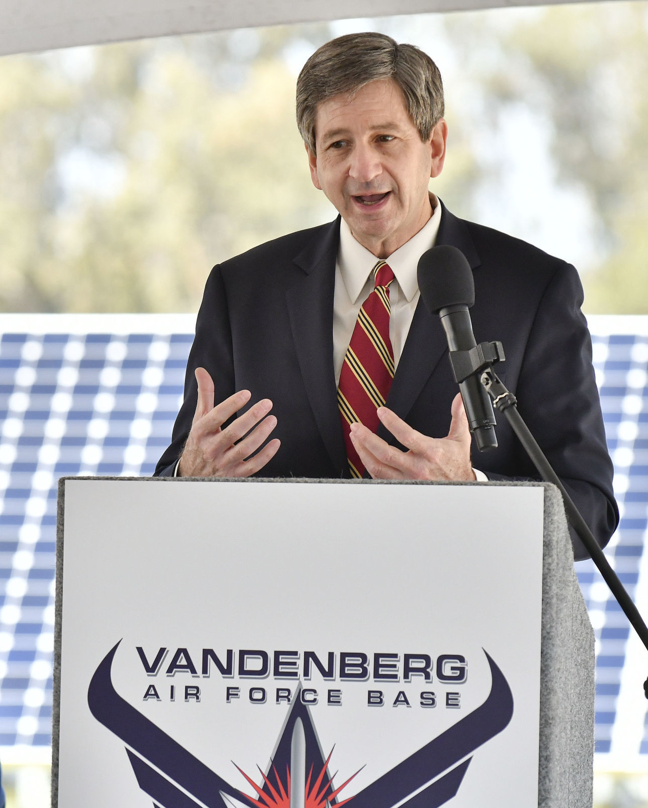 041018 VAFB solar array 08.jpg